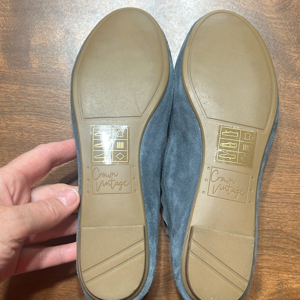 Crown Vintage Suede Scalloped Flats Charcoal Gray NEW - Picture 3 of 4